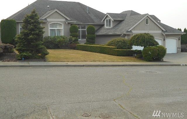 1st image of 7606 73rd Pl NE