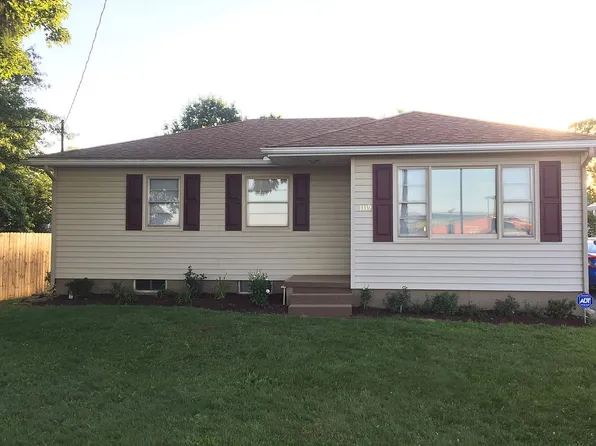 1119 Market St NE, Navarre, OH 44662