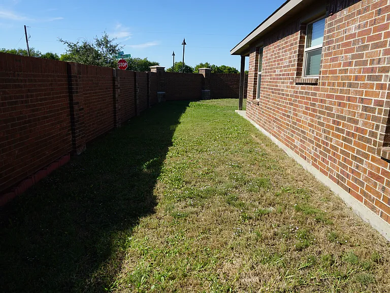 1817 Berrywood Dr — Photo 15