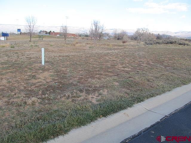 2nd image of 770 SE Pinyon St