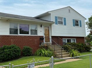 5612 26th St N, Arlington, VA 22207