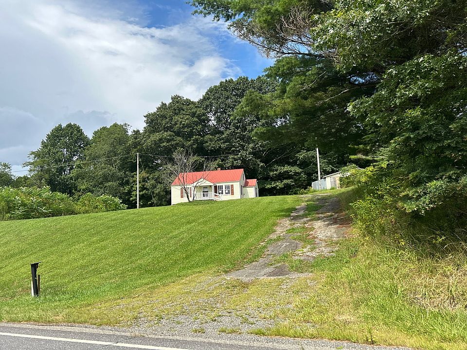 2nd image of 5751 Pipers Gap Rd