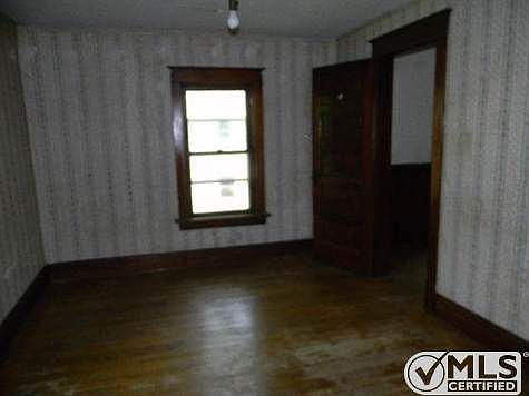 5th image of 49936 Quincy St