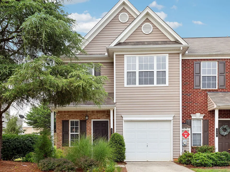 372 Azalea Cir
