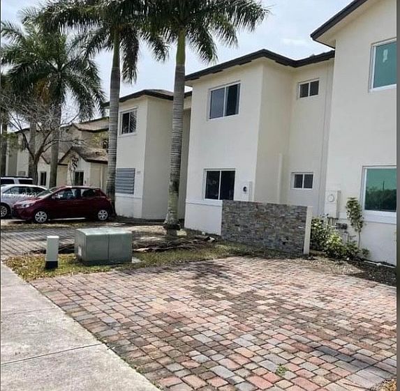 1st image of 680 NW 5th St