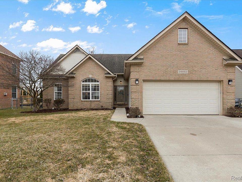1st image of 34652 Rosebud Ln