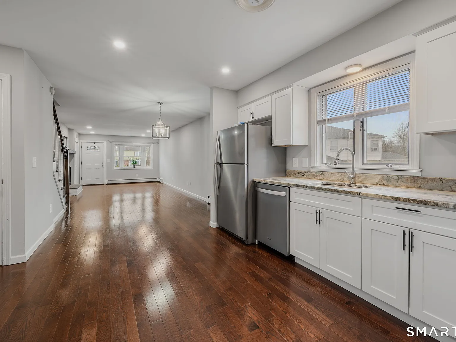 3 bed, 1.5 bath, 1458 sqft, $2,950 — Photo 3