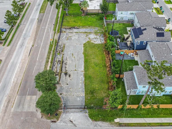 3527 Ella Blvd, Houston, TX 77018