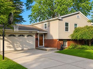23898 Barfield St, Farmington Hills, MI 48336