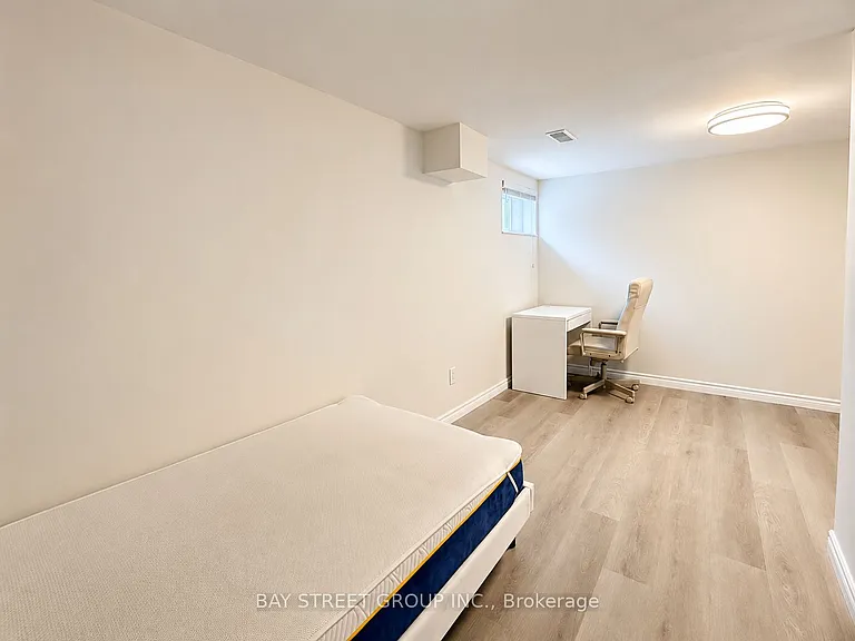 808 10th Ave #BASEMENT — Photo 16