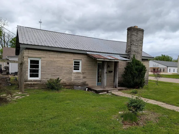 220 2nd St, Worthington, IN 47471