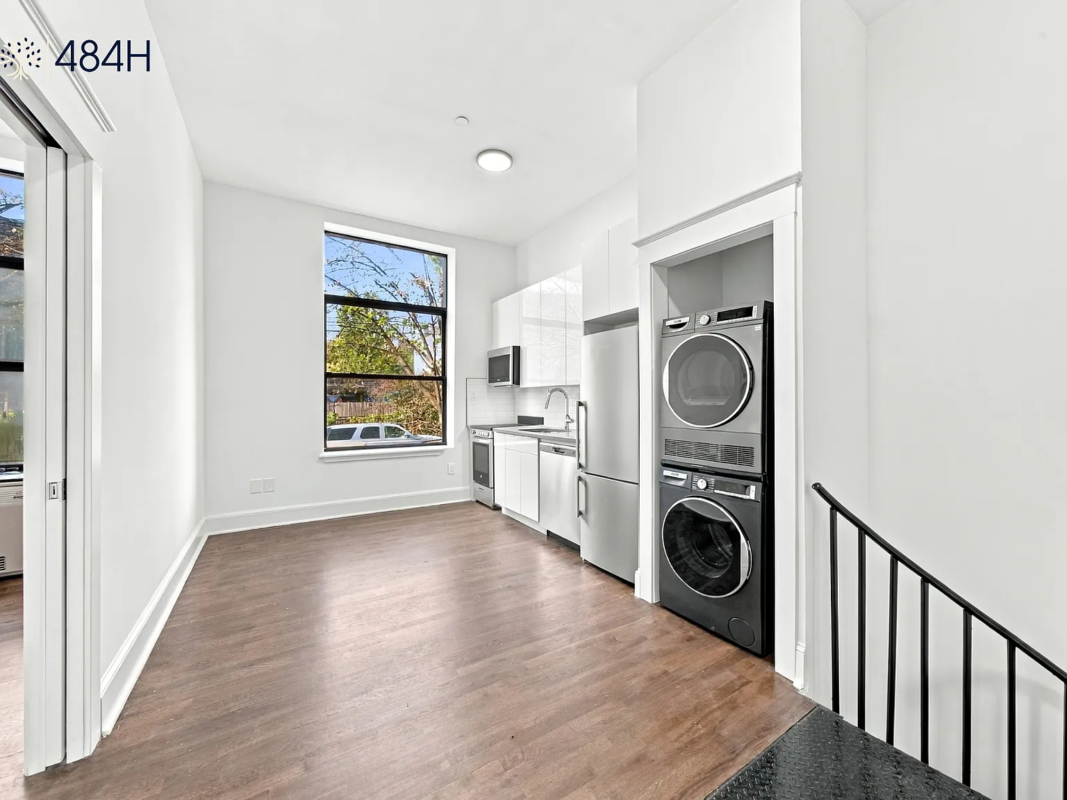 484 Humboldt Street — Photo 1