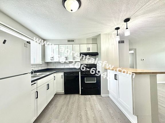 3rd image of 4917 Northcrest Dr APT D
