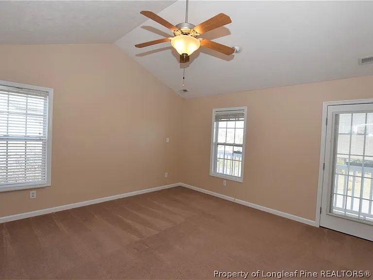 60 Scranton Ct — Photo 24