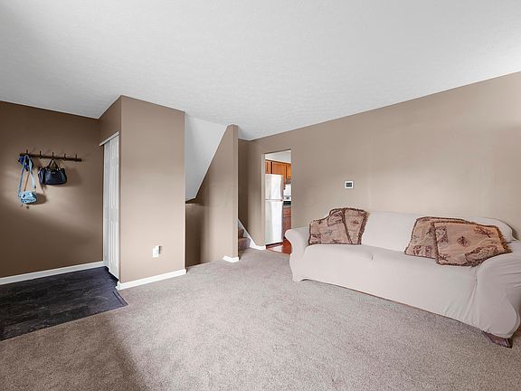 5th image of 1970 Limetree Ct