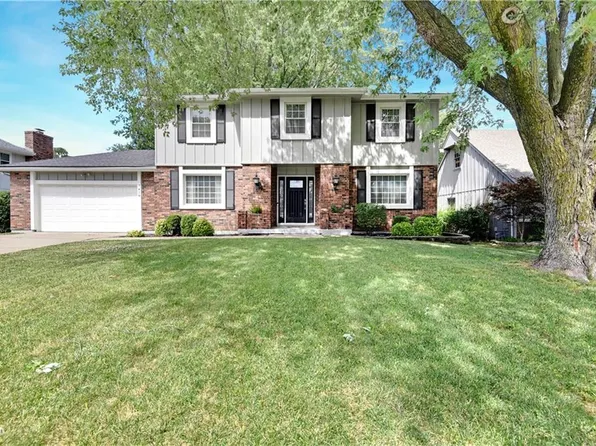 7418 Halsey St, Shawnee, KS 66216