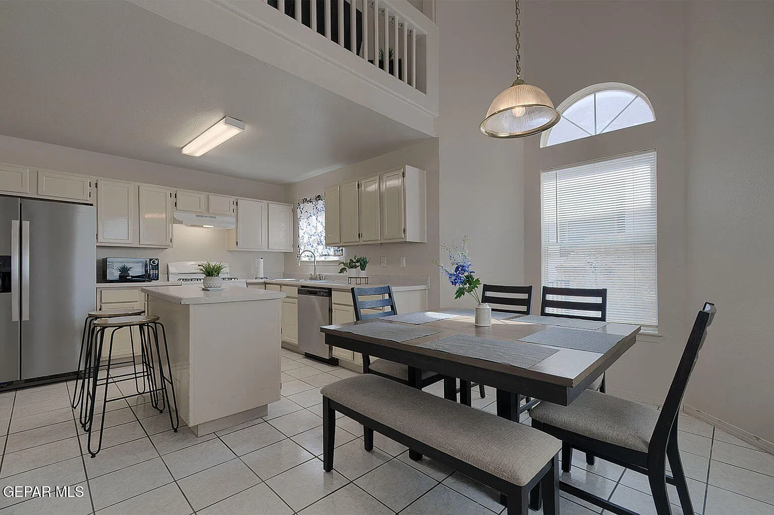 3 bed, 2.0 bath, 1306 sqft, $1,600 — Photo 4