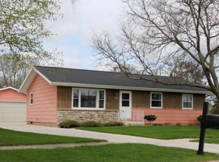 888 Meadow Ln, Fond Du Lac, WI 54935