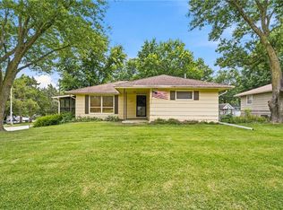 1403 Shawnee St, Leavenworth, KS 66048