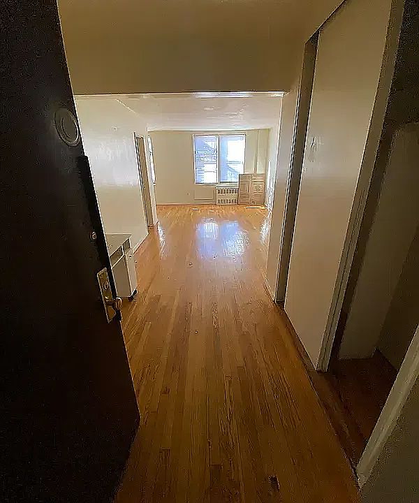 2nd image of 2801 Clarendon Rd #5B