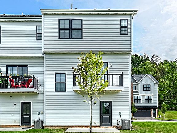 4th image of 301 Thurgood Dr