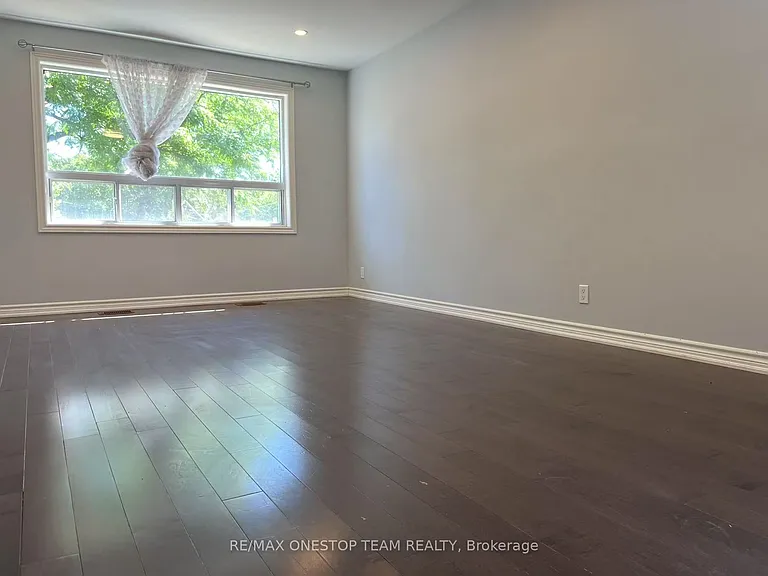 936 Pharmacy Ave — Photo 7