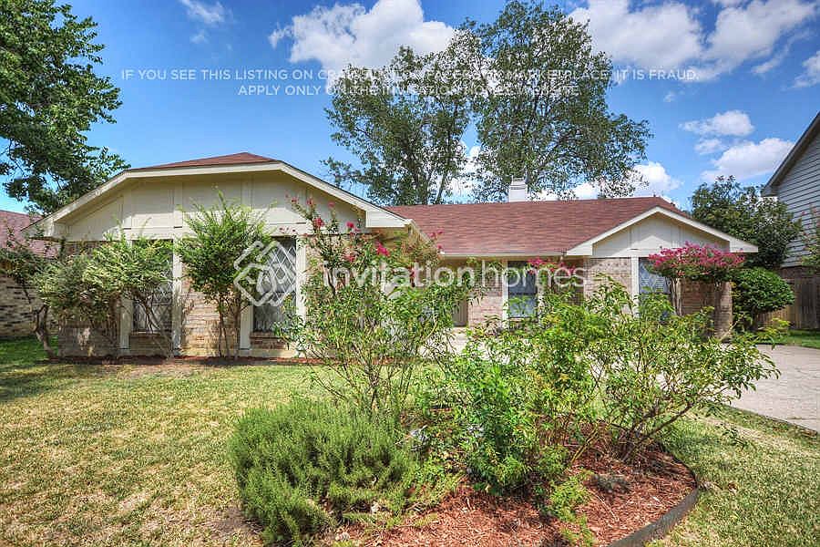 1st image of 1711 Saint James Dr