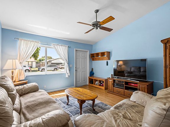 5th image of 335 SW 34th Avenue