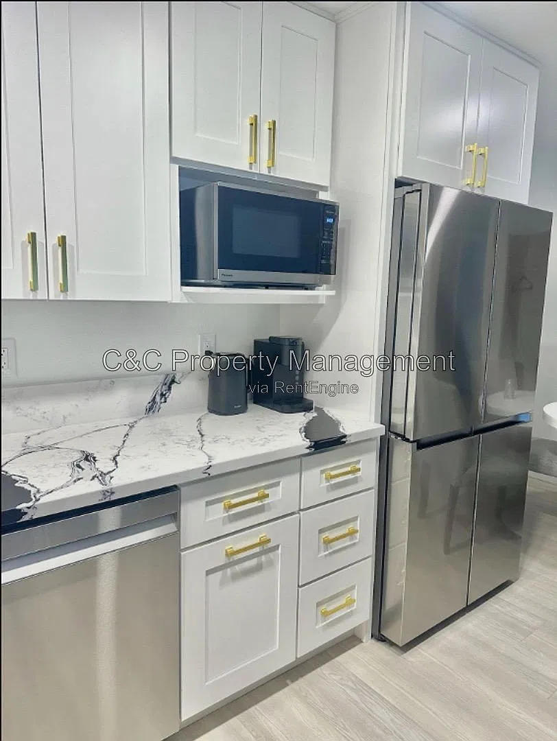 2 bed, 2.0 bath, 957 sqft, $3,400 — Photo 2