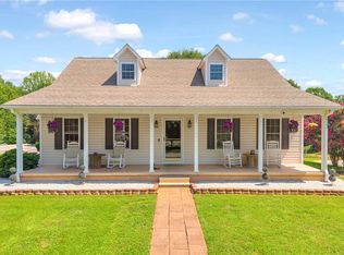 5744 N 11th Hwy, Walhalla, SC 29691