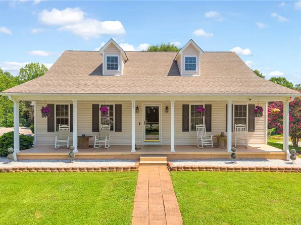 5744 N 11th Hwy, Walhalla, SC 29691