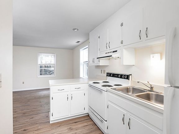 2nd image of 908 Fairfax Ave APT 3