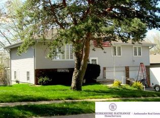 15319 Westchester Dr, Omaha, NE 68154