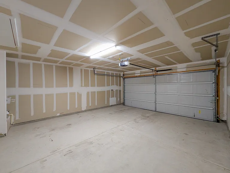 3526 Angus Xing — Photo 20