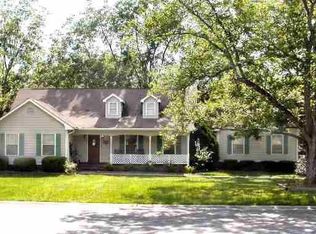 102 Kathy Ln, Warner Robins, GA 31093