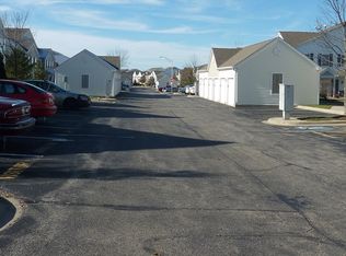 1131 Silverstone Dr, Carpentersville, IL 60110
