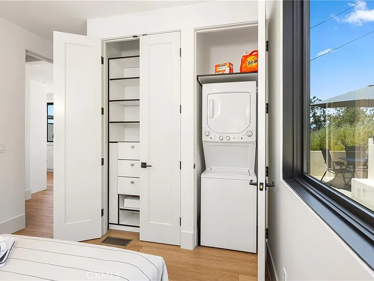 565 B Fern St #B — Photo 13