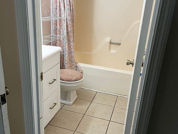 3rd image of 701 1/2 Landers St #701-1/2