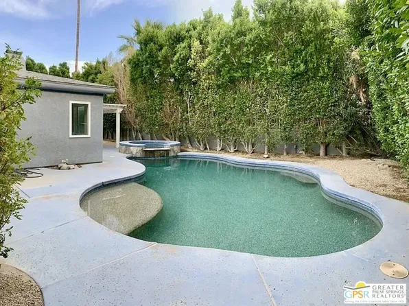 123 W San Carlos Rd, Palm Springs, CA 92262