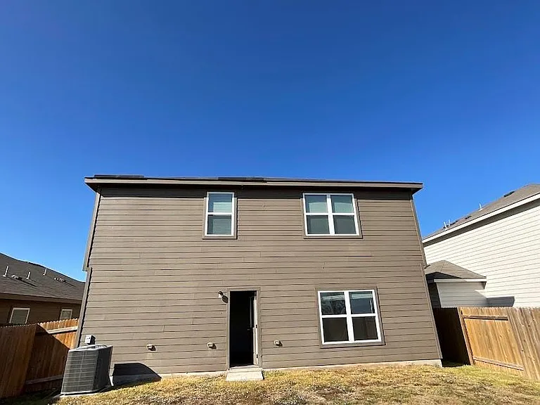172 Allington Cir — Photo 33