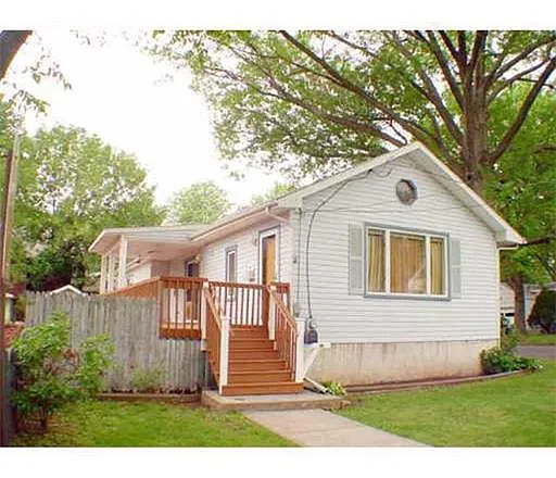 65 Wilson Ave photo 1