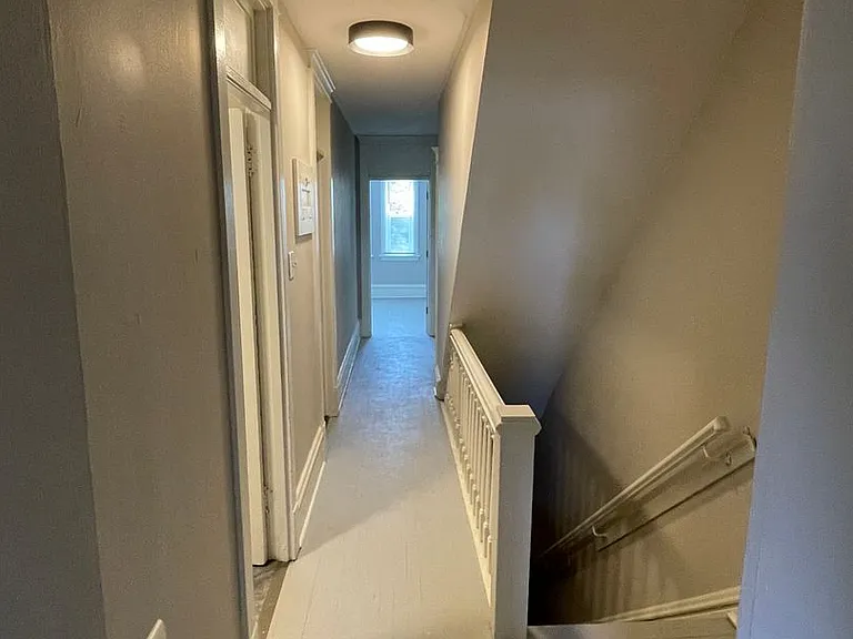 1532 E Superior St — Photo 13