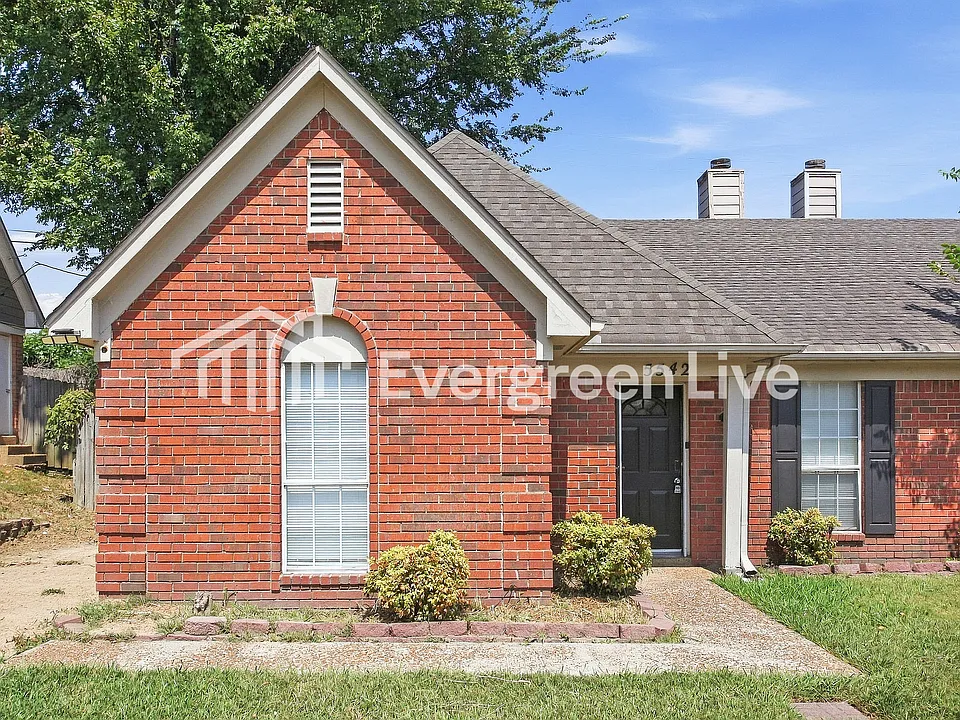 5542 Oak Branch Cir N
