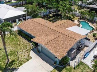 5705 9th Avenue Dr W, Bradenton, FL 34209