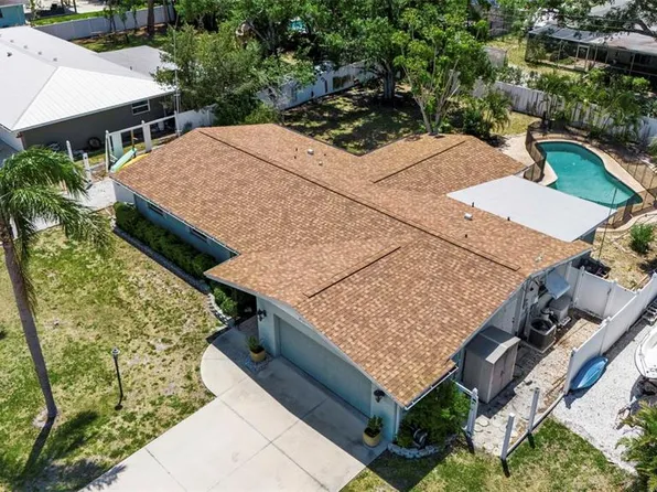 5705 9th Avenue Dr W, Bradenton, FL 34209