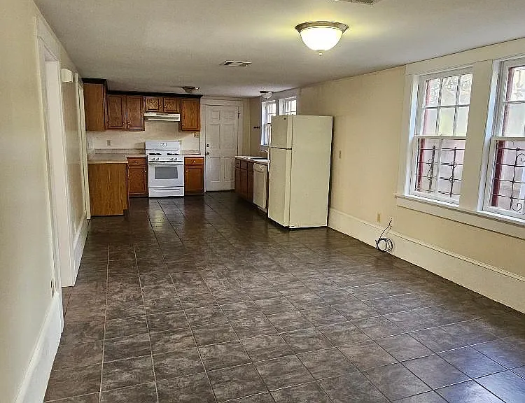 522 Jefferson Ave — Photo 3