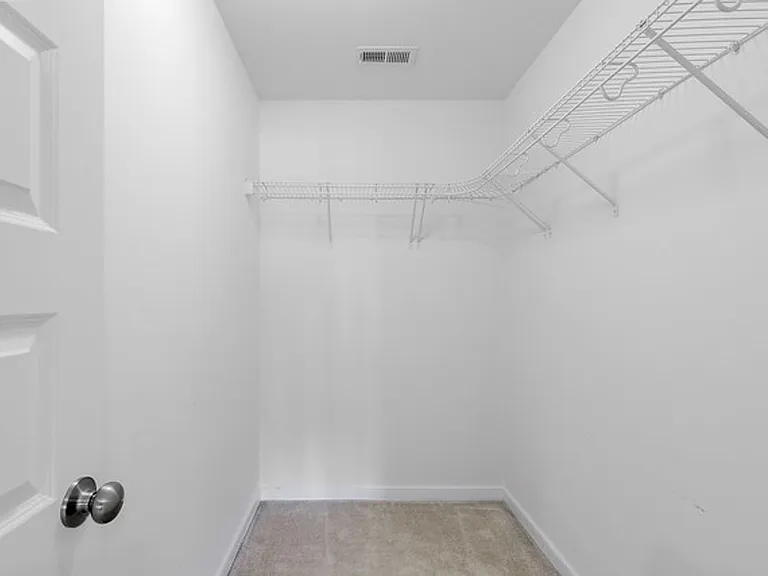 17604 Wynstone Park Ln — Photo 32