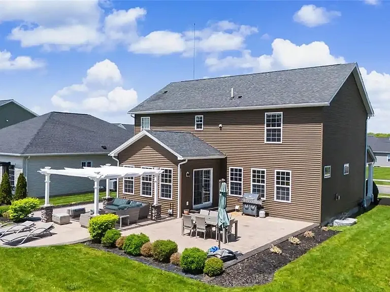 46 Eagleview Dr — Photo 8