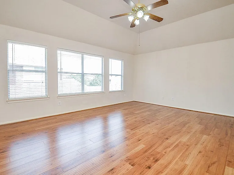 9403 Sundance Dr — Photo 12