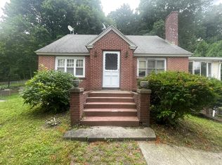 30 Beechmont St, Worcester, MA 01609